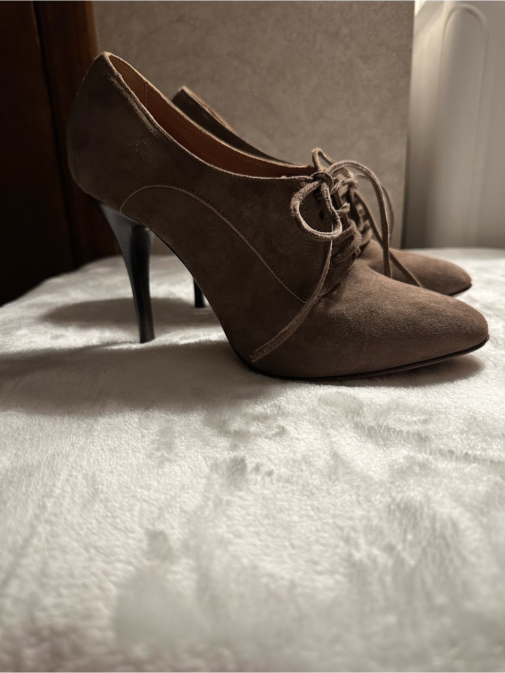 Get you’re sexy on!! Jcome Italian leather suede booties.  6,5-7 US